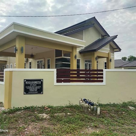 Munirah Homestay Дунгун Экстерьер фото
