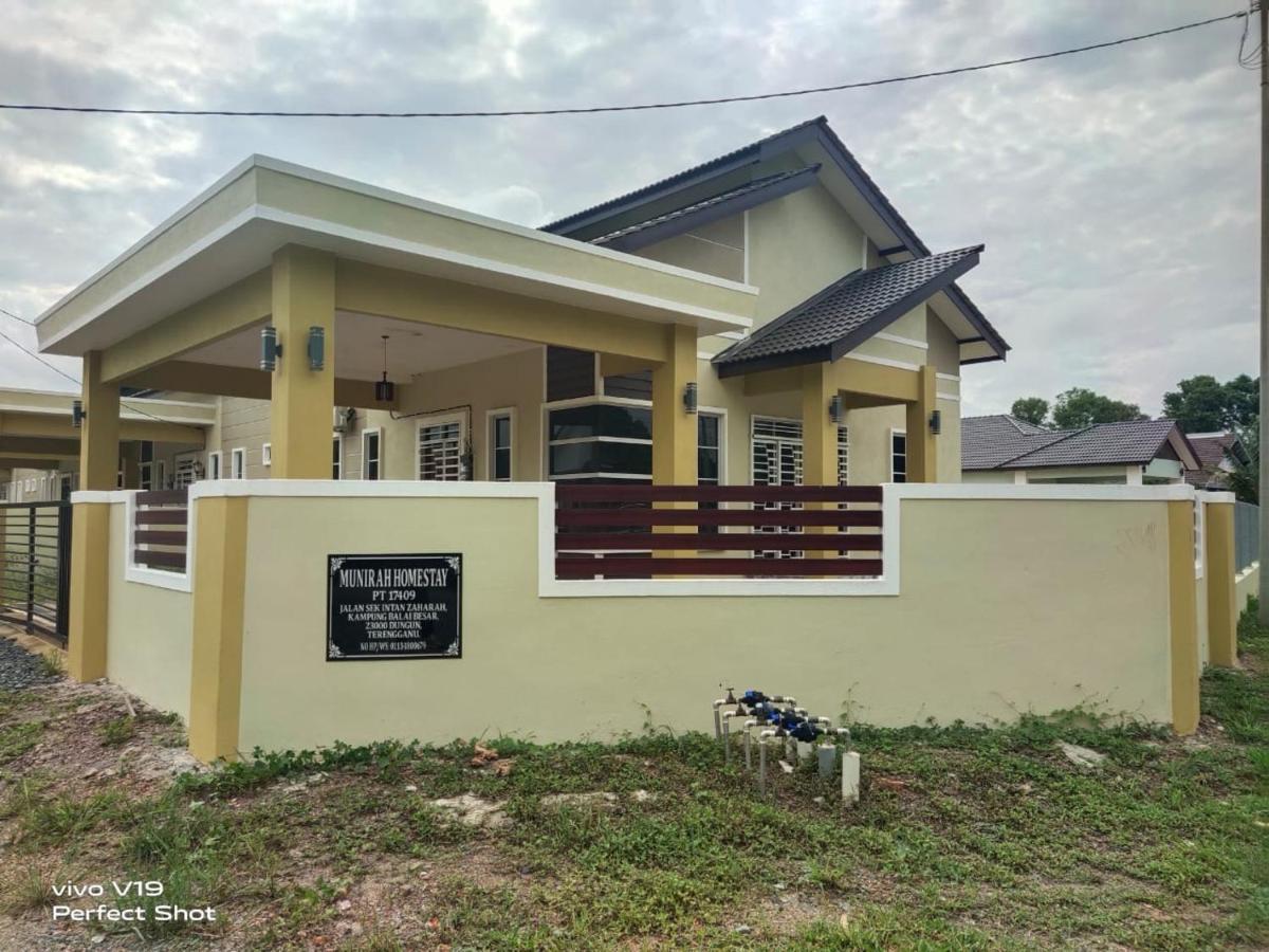 Munirah Homestay Дунгун Экстерьер фото