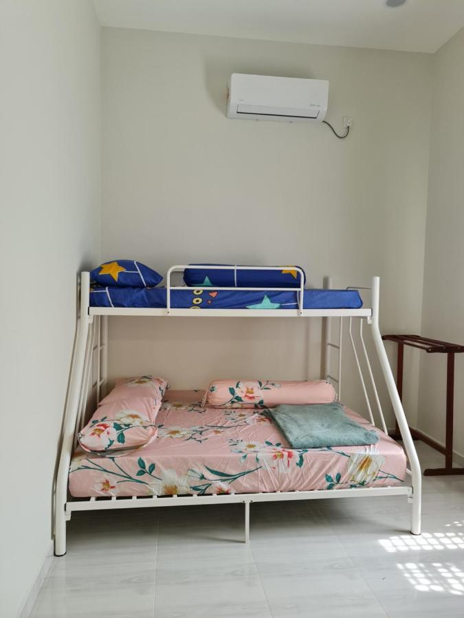 Munirah Homestay Дунгун Экстерьер фото